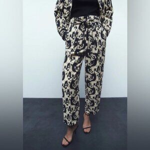 Zara Paperbag High Waisted Animal Print Belted Trousers size M